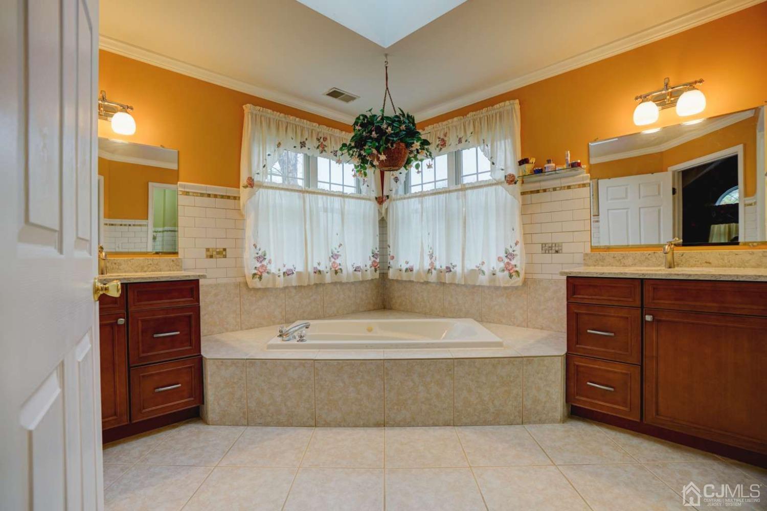 9 Troy Street Edison, NJ 08820 - Photo 29 of 38 Gallery Image 29