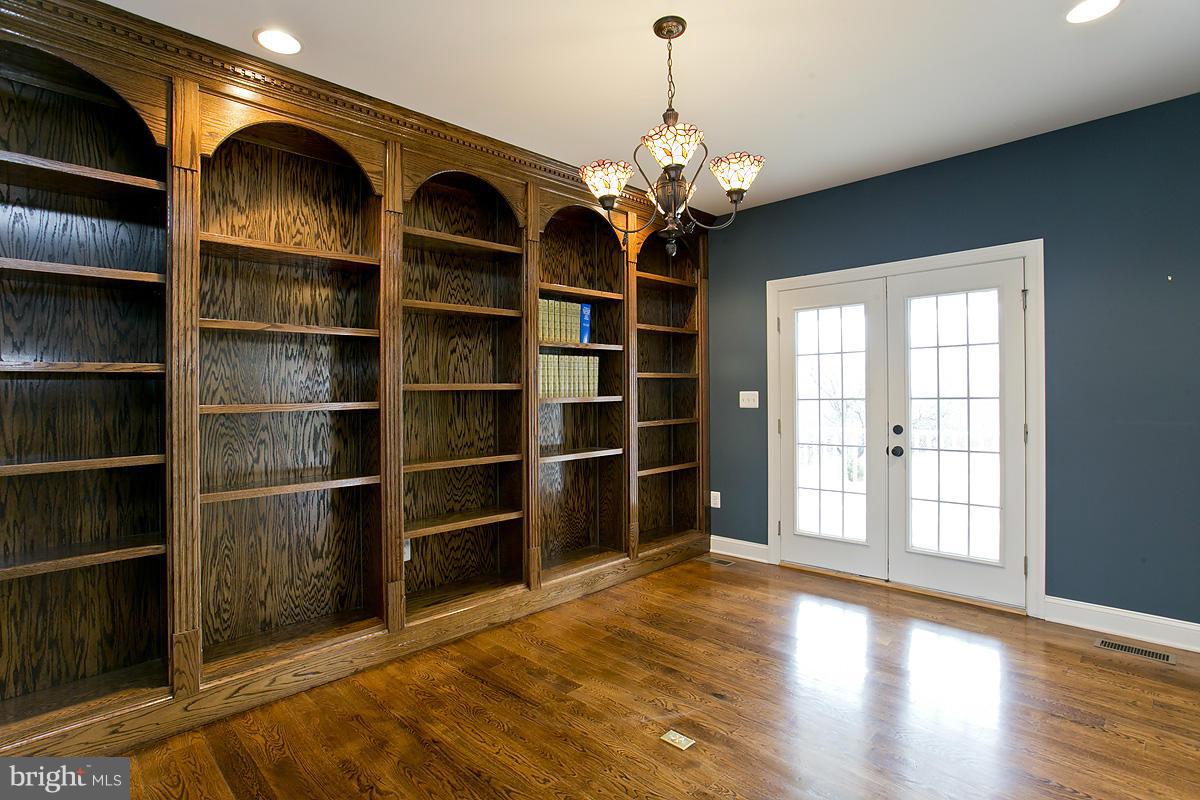 4396 Apple Pie Ridge Road Winchester, VA 22603 - Photo 11 of 30 Library