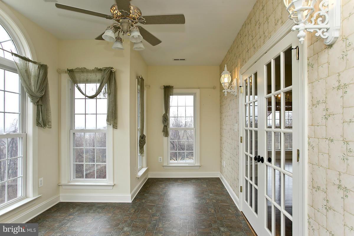 4396 Apple Pie Ridge Road Winchester, VA 22603 - Photo 16 of 30 Upper Level Sunroom / Conservatory
