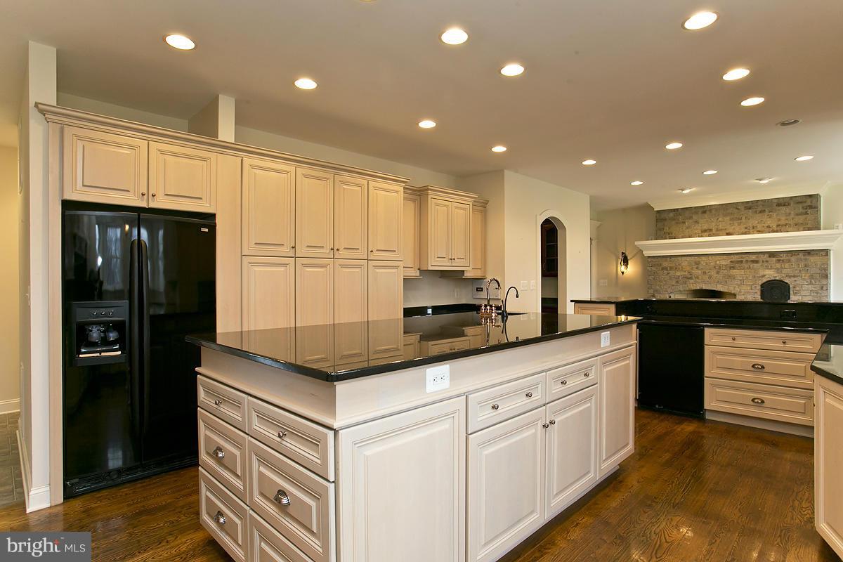 4396 Apple Pie Ridge Road Winchester, VA 22603 - Photo 8 of 30 Gourmet Kitchen