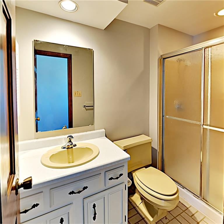 218 Ridgeview Drive Wexford, PA 15090 - Photo 14 of 25 Master bath