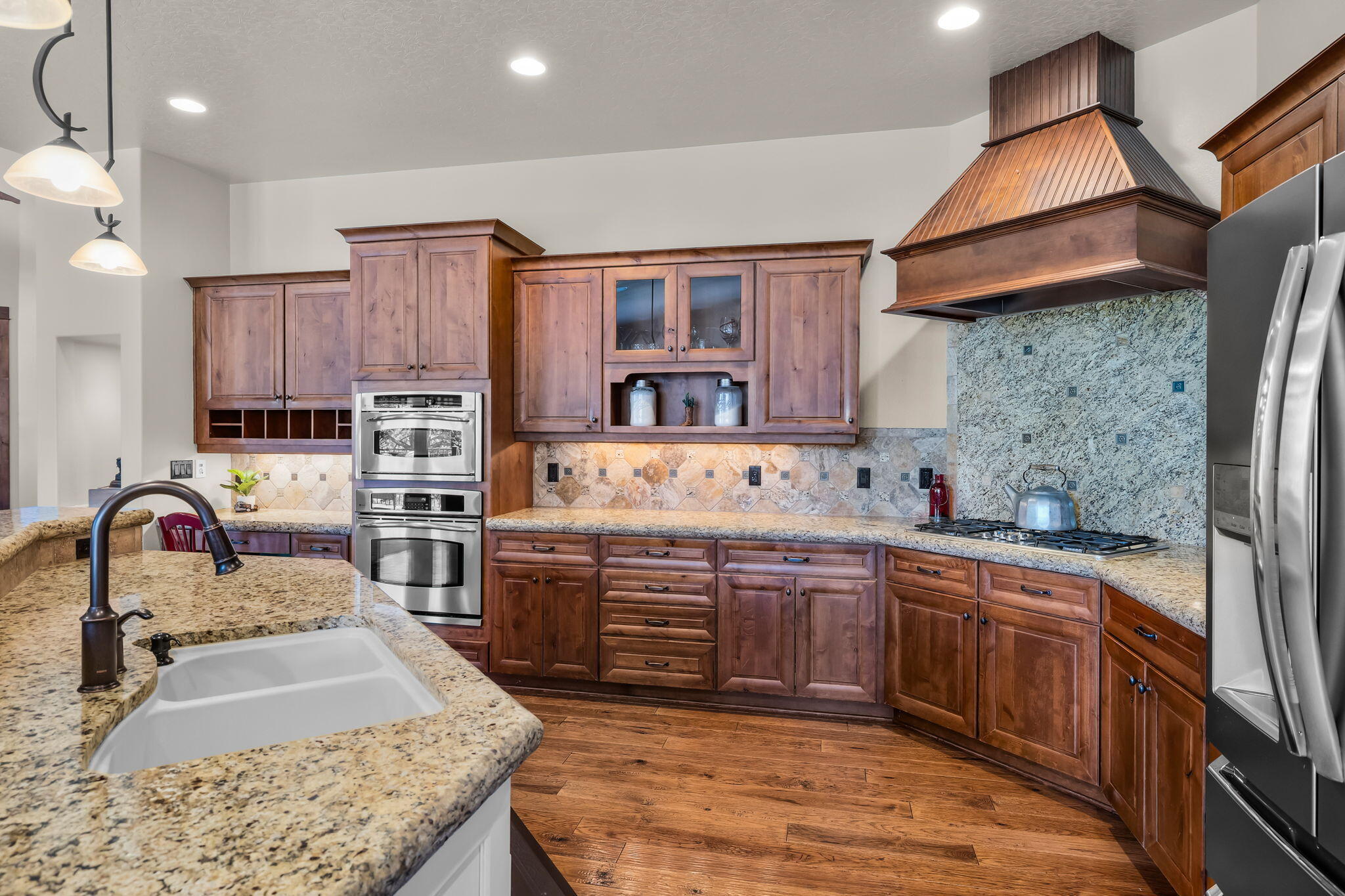 1144 Highland View Loop Redmond, OR 97756 - Photo 12 of 68