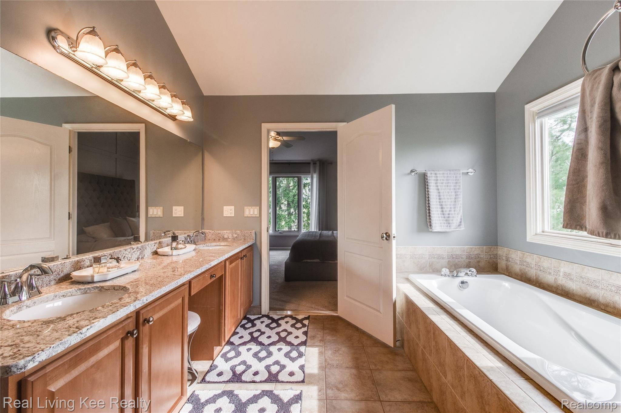 1604 Chase Drive Rochester, MI 48307 - Photo 33 of 47 INTERIORS (44 of 44).jpg