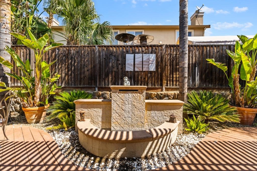 3146 Castle Rock Loop Discovery Bay, CA 94505 - Photo 37 of 49 a view of a chairs and table in the patio
