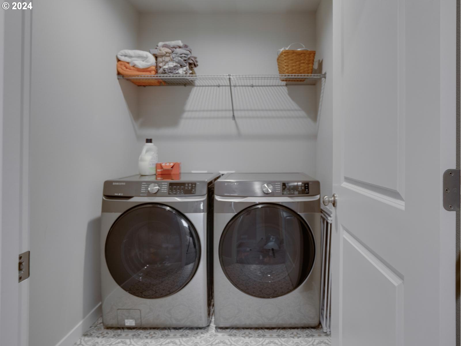 8708 North 3rd Way Ridgefield, WA 98642 - Photo 20 of 30 a utility room with dryer and washer