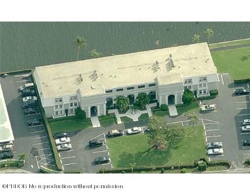 2165 Ibis Isle Road, Unit 15 Palm Beach, FL 33480 - Photo 3 of 14 a view of an buildings