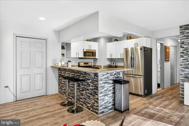 $2,400 | 4420 Briarwood Court North, Unit 32, Annandale, VA 22003