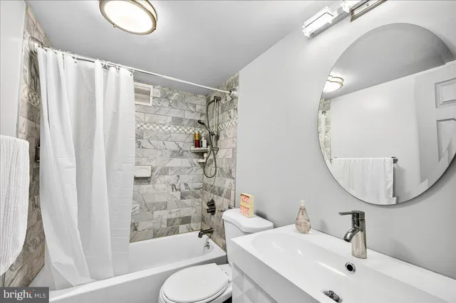 $2,400 | 4420 Briarwood Court North, Unit 32, Annandale, VA 22003