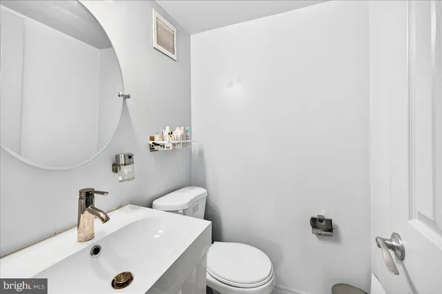 $2,400 | 4420 Briarwood Court North, Unit 32, Annandale, VA 22003