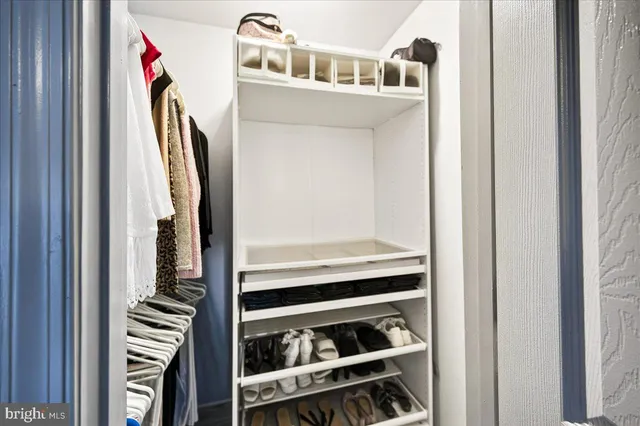 $2,400 | 4420 Briarwood Court North, Unit 32, Annandale, VA 22003