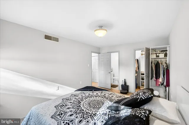 $2,400 | 4420 Briarwood Court North, Unit 32, Annandale, VA 22003