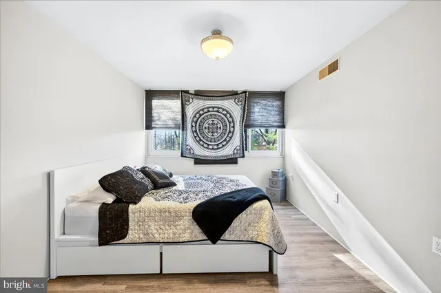 $2,400 | 4420 Briarwood Court North, Unit 32, Annandale, VA 22003