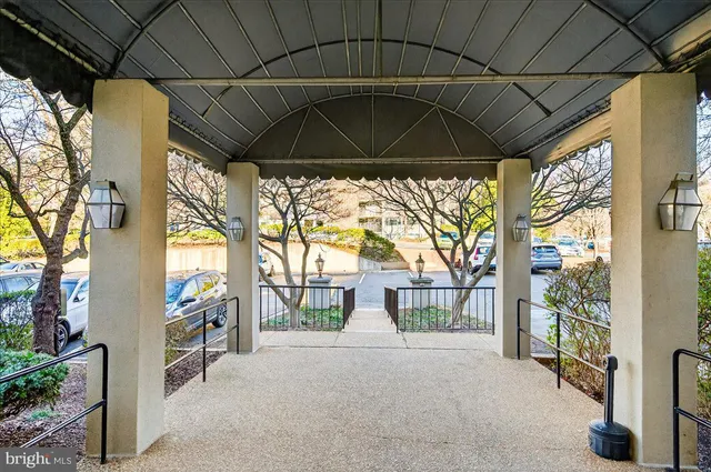 $2,400 | 4420 Briarwood Court North, Unit 32, Annandale, VA 22003