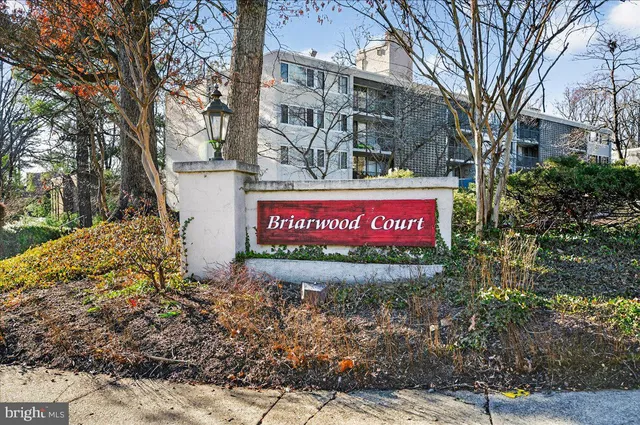 $2,400 | 4420 Briarwood Court North, Unit 32, Annandale, VA 22003