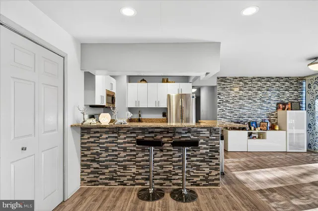 $2,400 | 4420 Briarwood Court North, Unit 32, Annandale, VA 22003