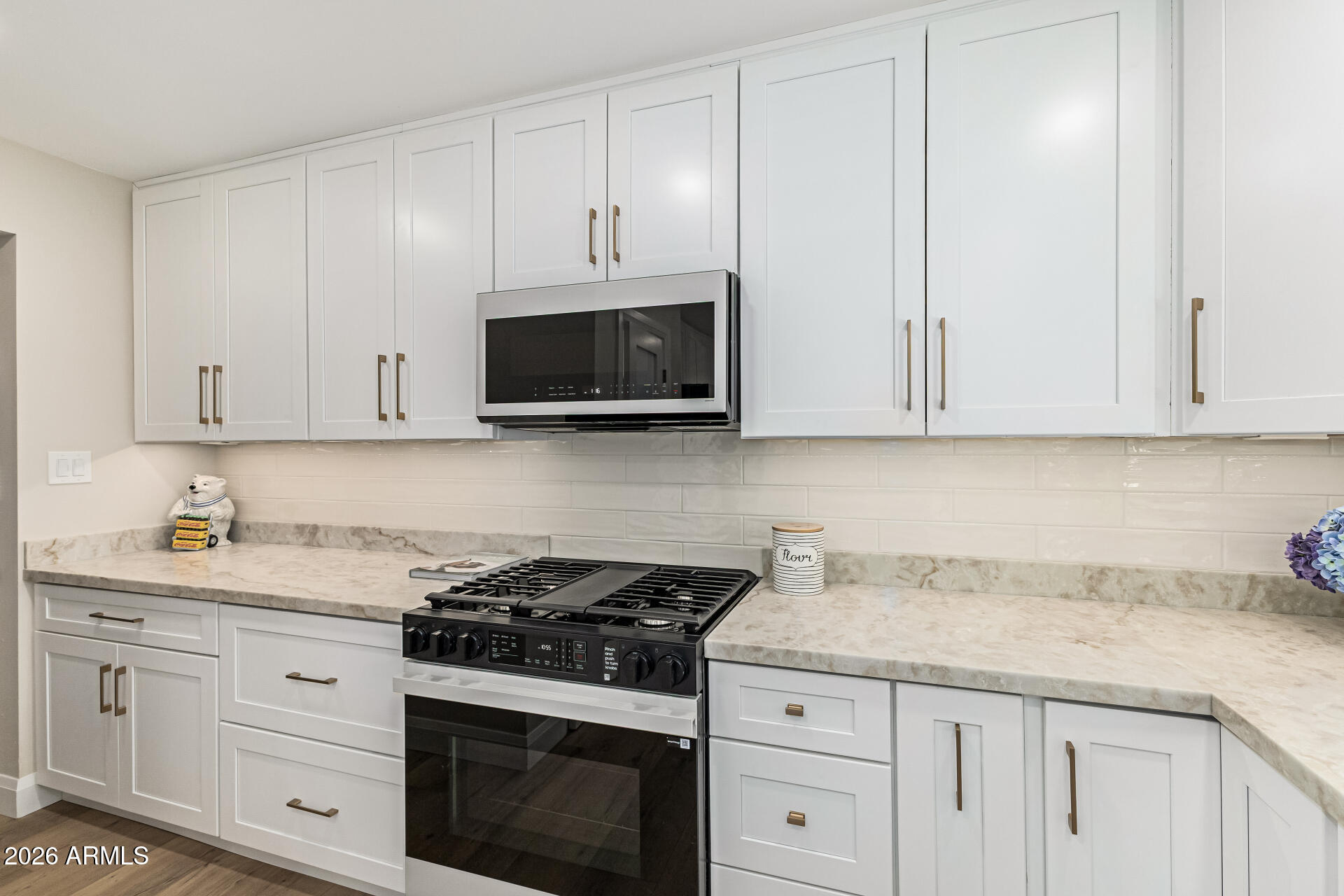 2901 East Las Rocas Drive Phoenix, AZ 85028 - Photo 17 of 47 Gas Range