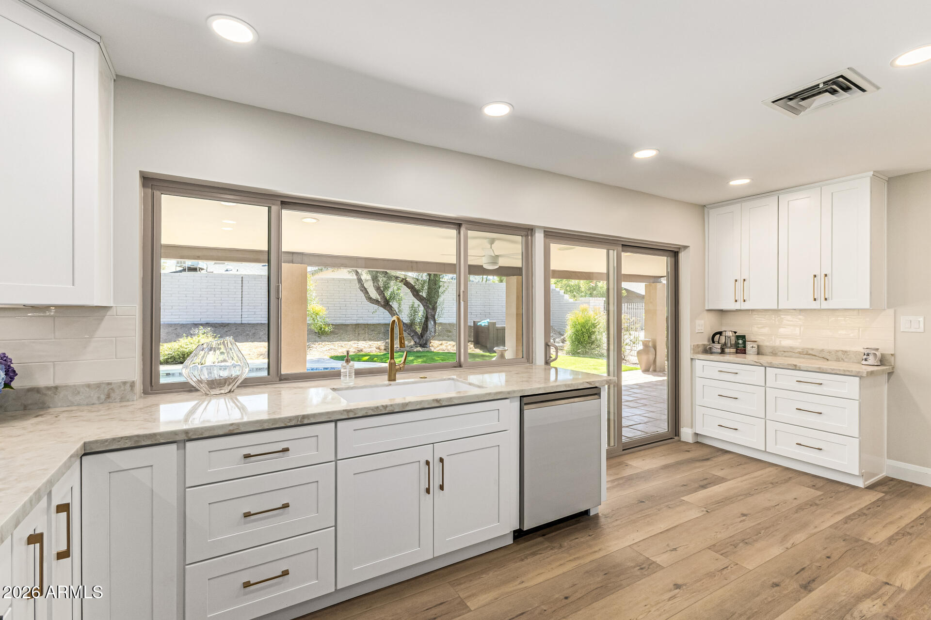 2901 East Las Rocas Drive Phoenix, AZ 85028 - Photo 19 of 47 Taj Mahal quartz