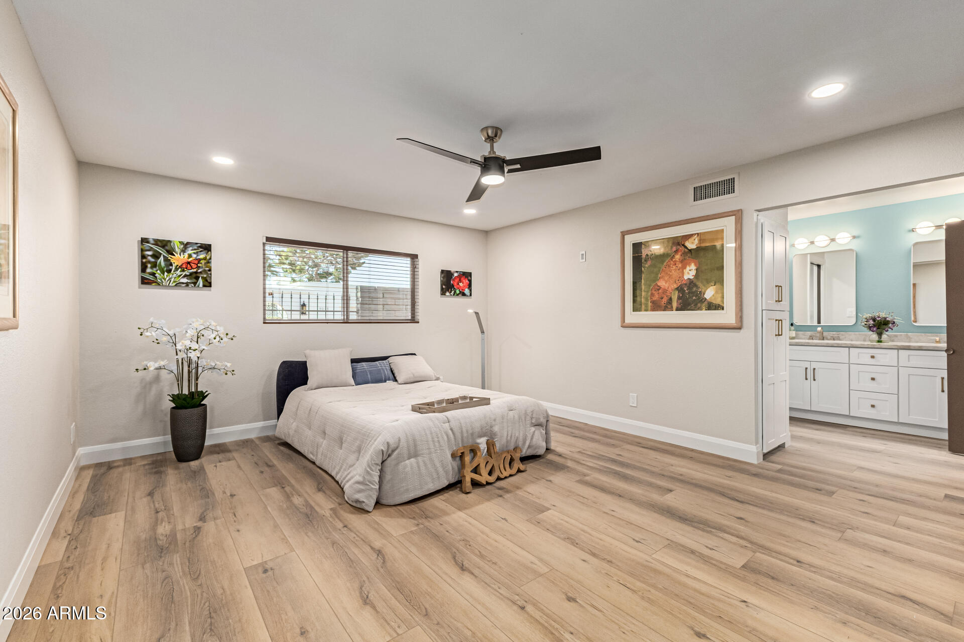 2901 East Las Rocas Drive Phoenix, AZ 85028 - Photo 25 of 47 Primary Suite