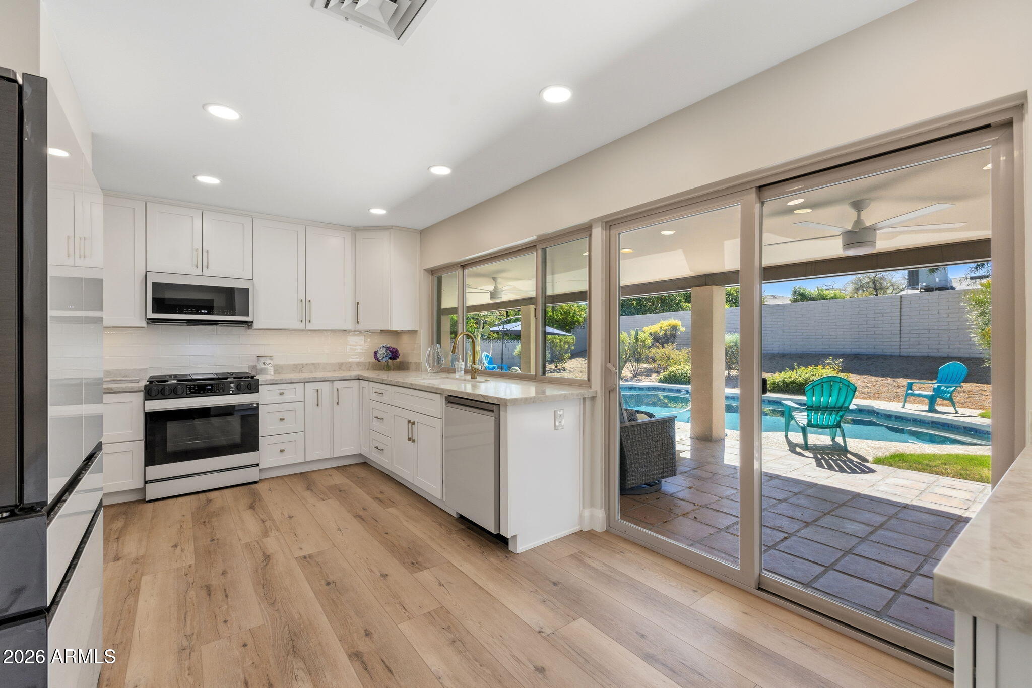 2901 East Las Rocas Drive Phoenix, AZ 85028 - Photo 8 of 47 Window wall