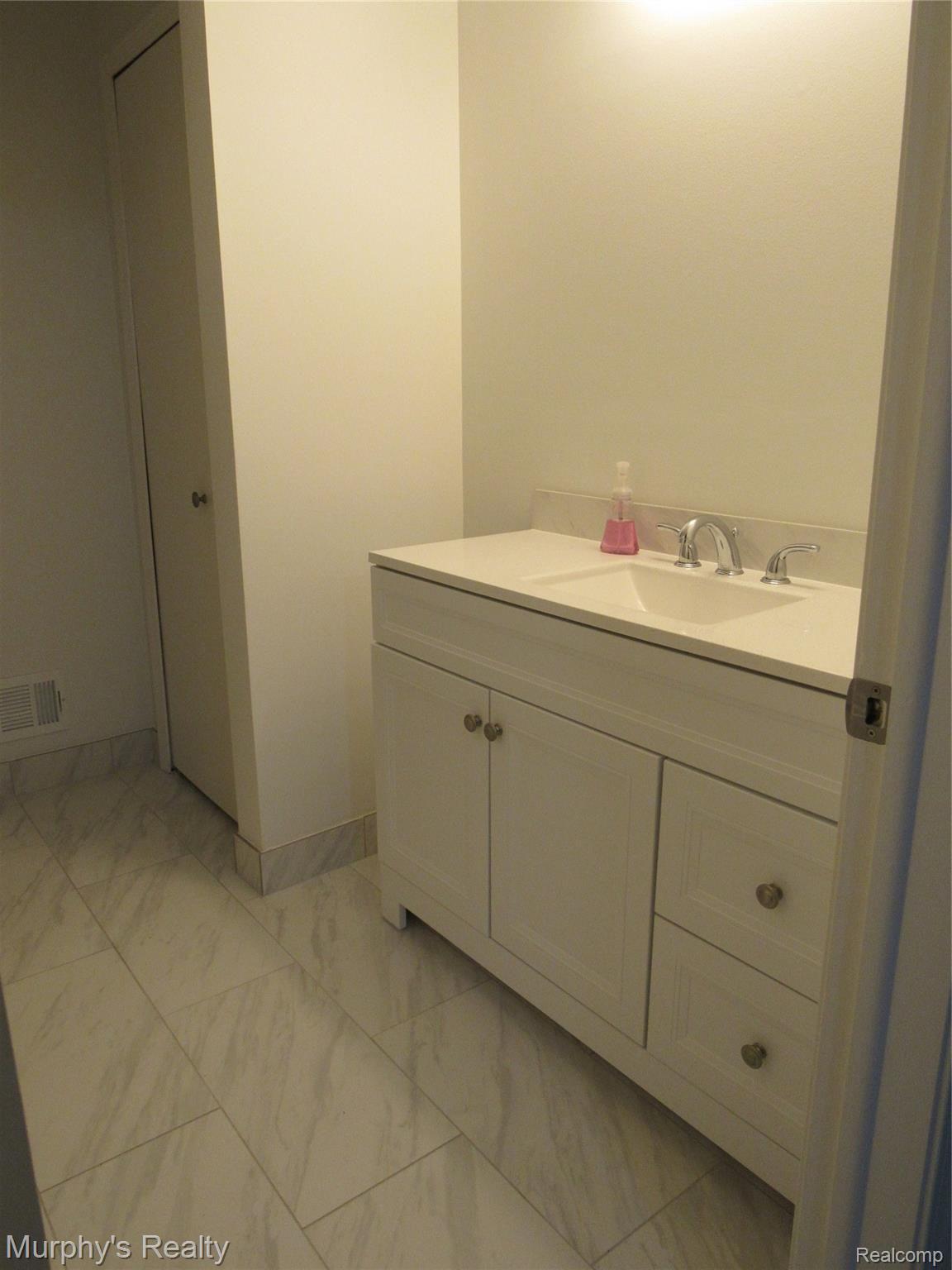 38501 Radde Street Clinton Township, MI 48036 - Photo 25 of 39 25.jpg