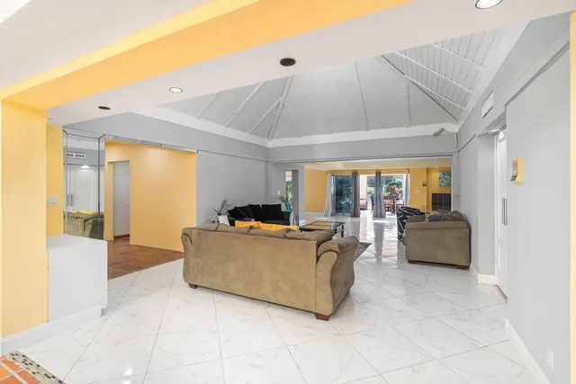 $1,425,000 | 5104 White Oak Lane, Tamarac, FL 33319