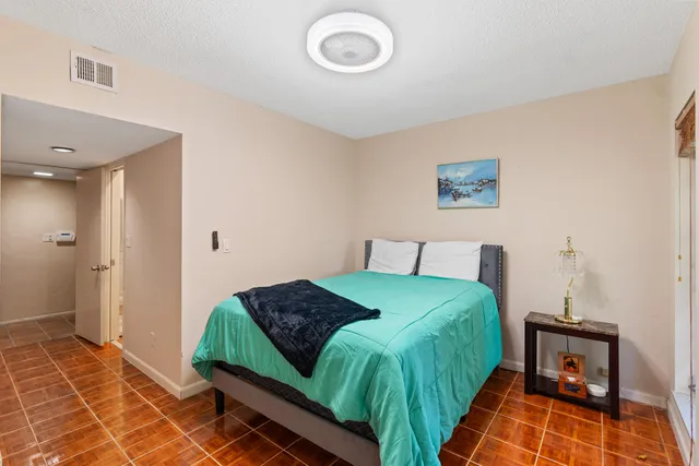 $1,425,000 | 5104 White Oak Lane, Tamarac, FL 33319