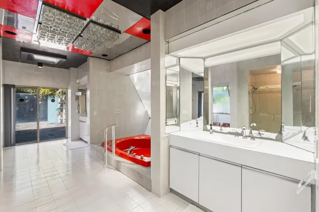 $1,425,000 | 5104 White Oak Lane, Tamarac, FL 33319