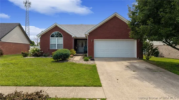 $377,900 | 6022 Pine View Court, Jeffersonville, IN 47130