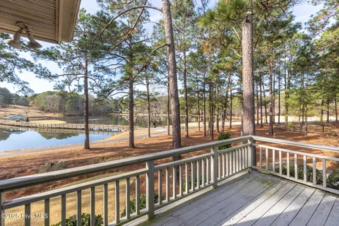 $515,000 | 253 Devonshire Avenue West, West End, NC 27376