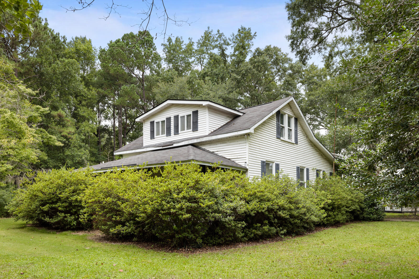 569 John Gatlin Road Bonneau, SC 29431 - Photo 1 of 37 4D3A5789