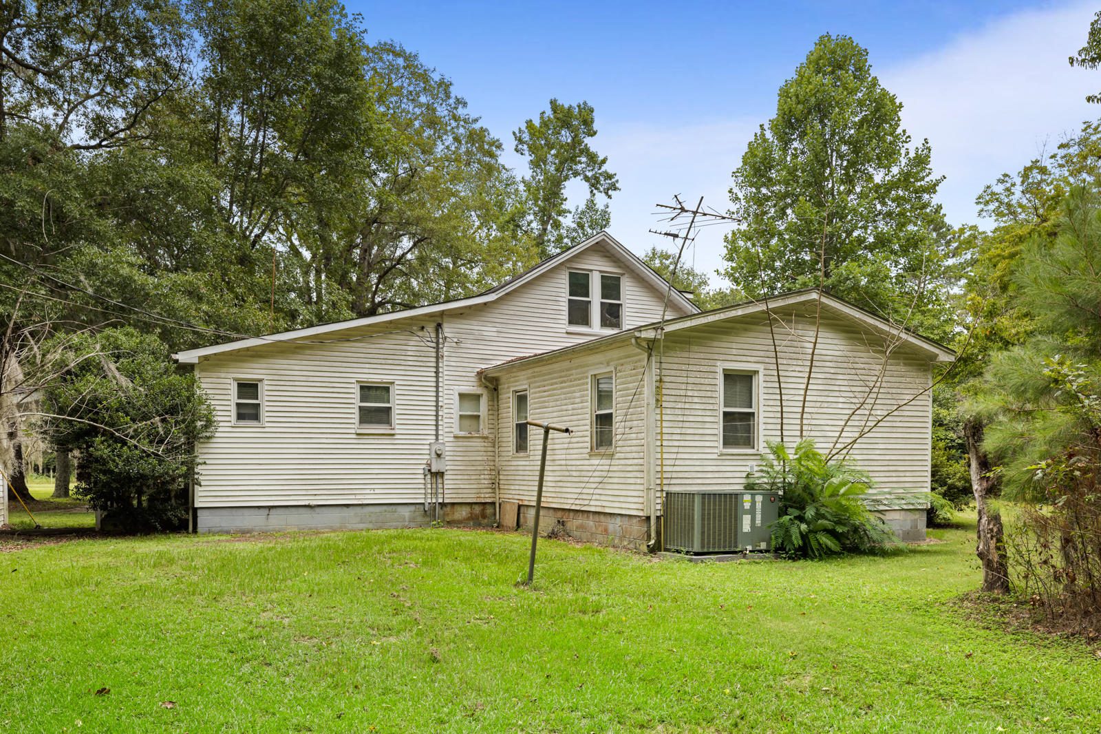 569 John Gatlin Road Bonneau, SC 29431 - Photo 12 of 37 4D3A5820