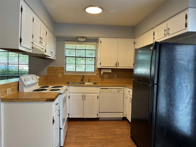 $1,599 | 11905 Oak Knoll Drive, Unit A, Austin, TX 78759