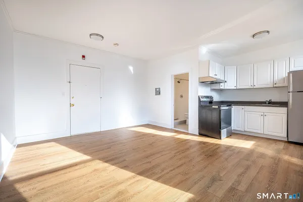 $2,300 | 406 Main Street, Unit 1, Ridgefield, CT 06877