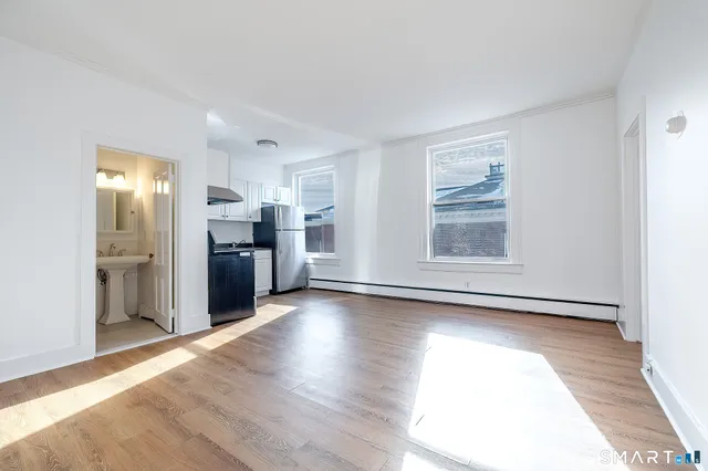 $2,300 | 406 Main Street, Unit 1, Ridgefield, CT 06877