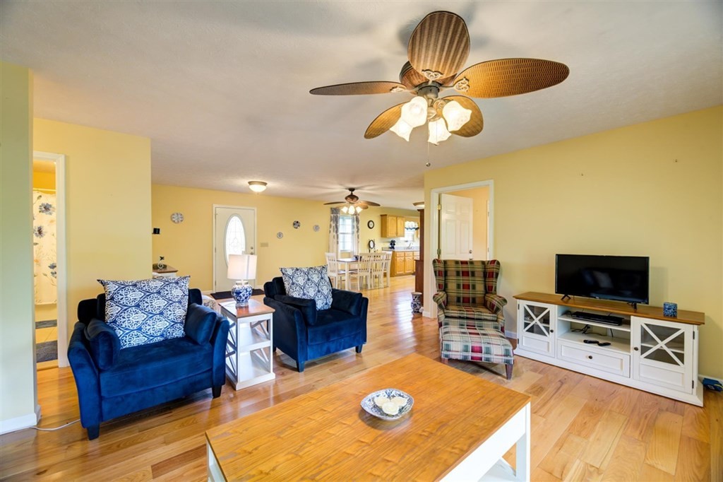 341 Mulberry Gap Road Sneedville, TN 37869 - Photo 7 of 46 Gallery Image 7
