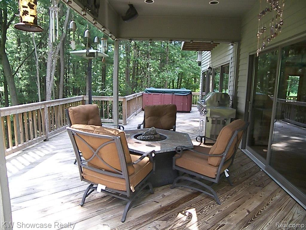 833 North Hughes Road Howell, MI 48843 - Photo 50 of 61 100_3696.jpg