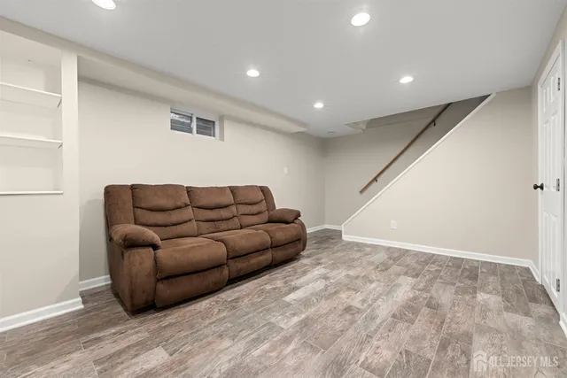 $420,000 | 255 Newman Street, Metuchen, NJ 08840