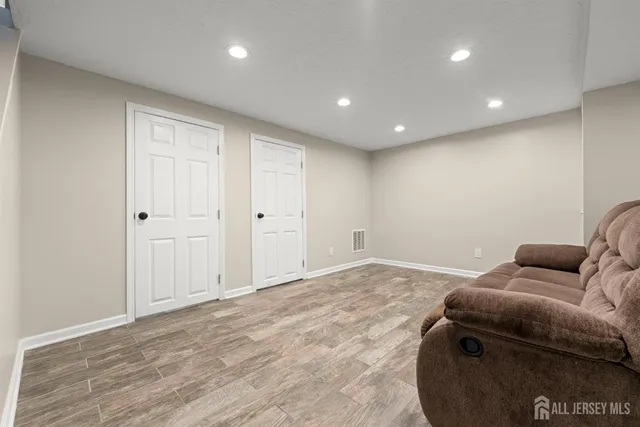 $420,000 | 255 Newman Street, Metuchen, NJ 08840