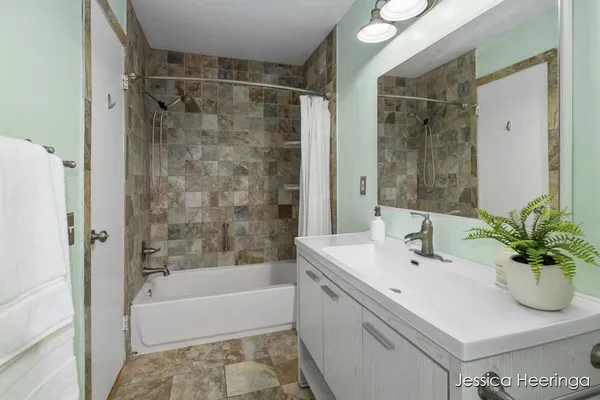 $359,900 | 475 Northland Court Northeast, Rockford, MI 49341