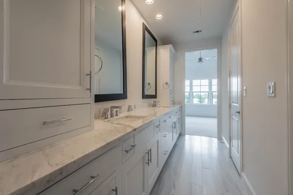 $2,450 | 4057 Leeland Street, Houston, TX 77023