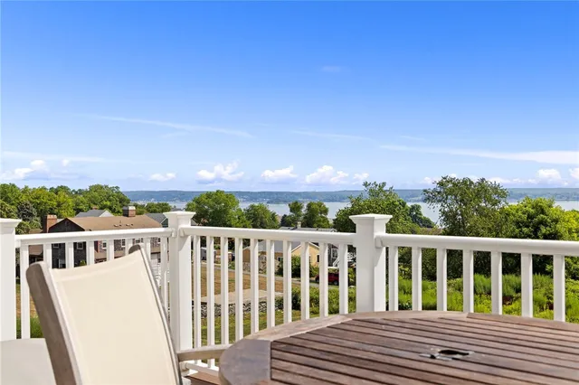 $1,200,000 | 61 Immokolee Drive, Portsmouth, RI 02871