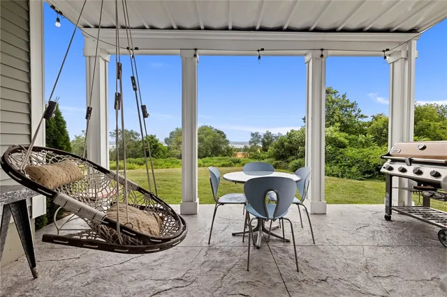 $1,200,000 | 61 Immokolee Drive, Portsmouth, RI 02871