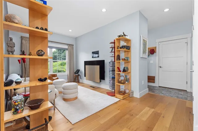 $1,200,000 | 61 Immokolee Drive, Portsmouth, RI 02871