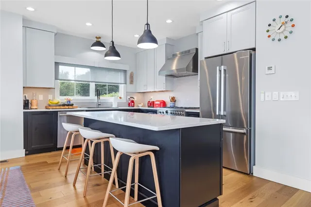 $1,200,000 | 61 Immokolee Drive, Portsmouth, RI 02871