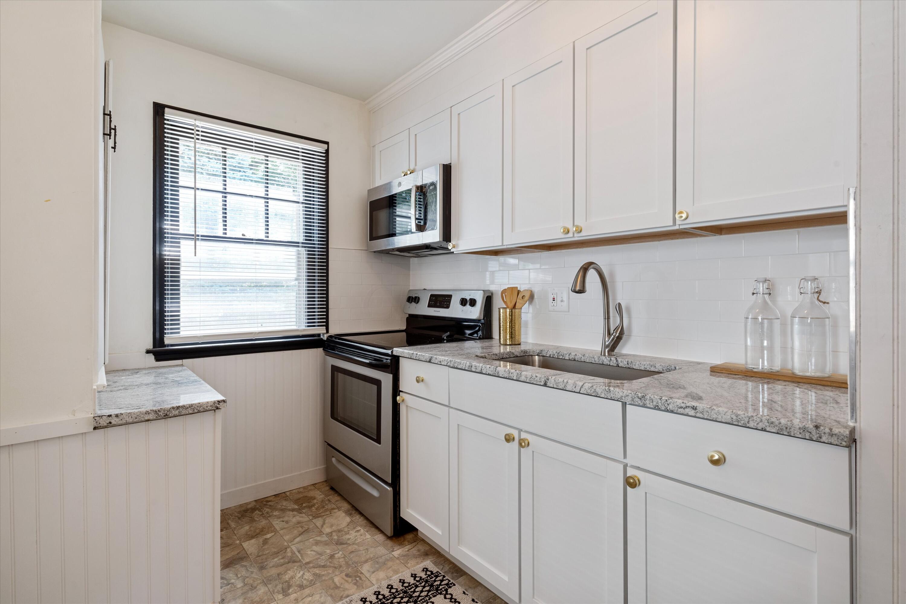 820 South Chesterfield Road Columbus, OH 43209 - Photo 1 of 23