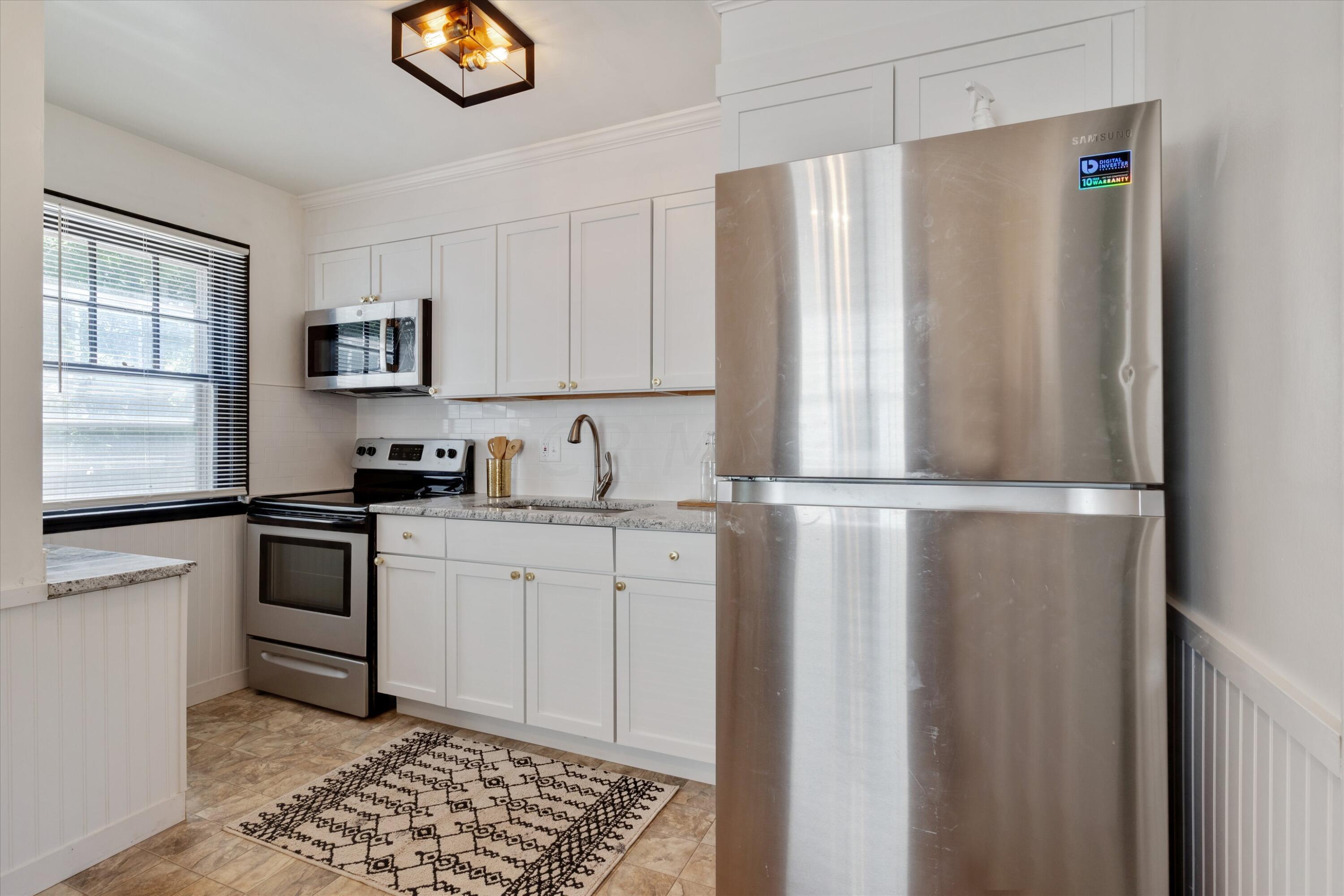 820 South Chesterfield Road Columbus, OH 43209 - Photo 2 of 23