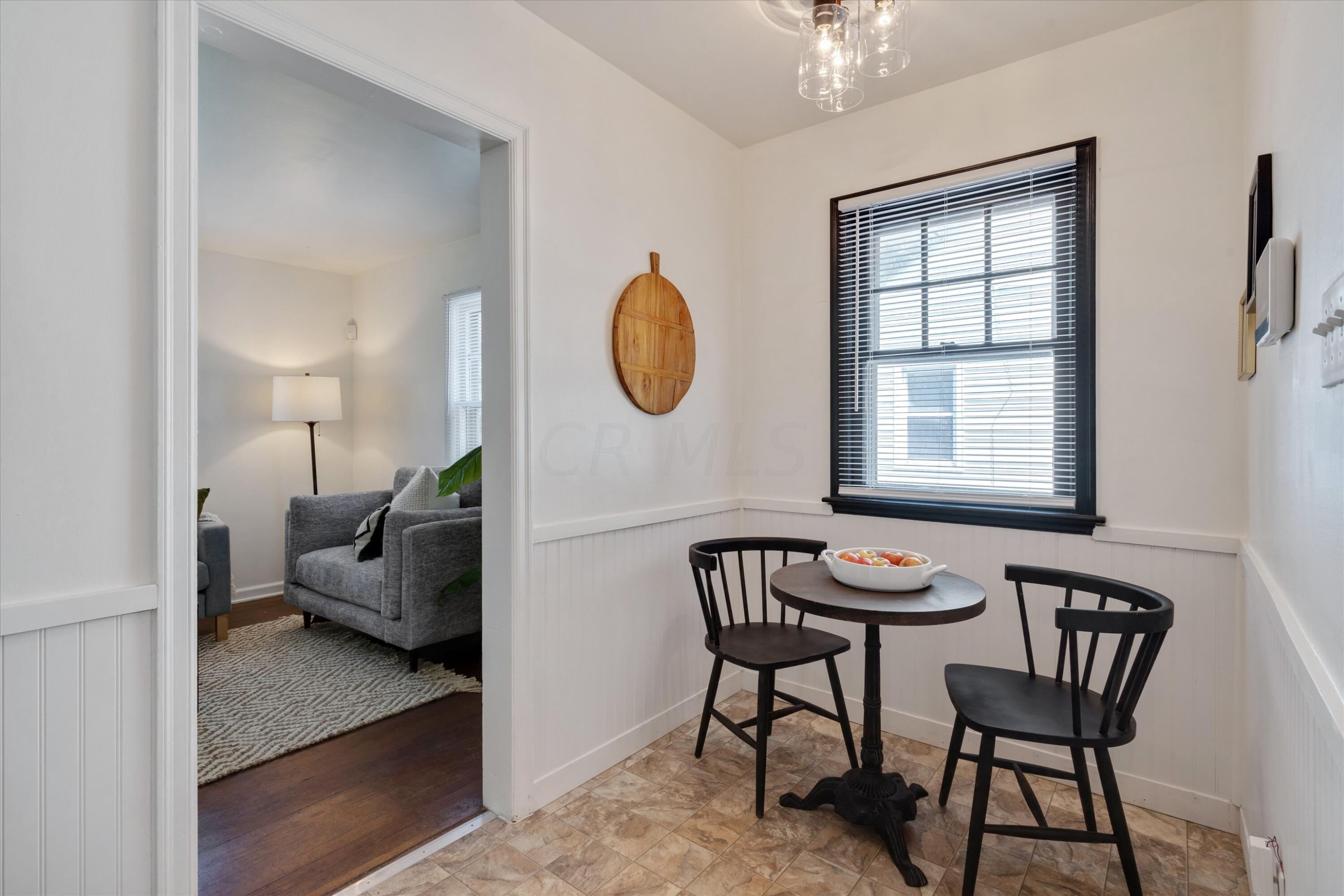 820 South Chesterfield Road Columbus, OH 43209 - Photo 4 of 23