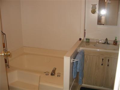 191 Rancho Verde Circle, Unit 191 Rohnert Park, CA 94928 - Photo 10 of 12 Master bathroom sunken tub.