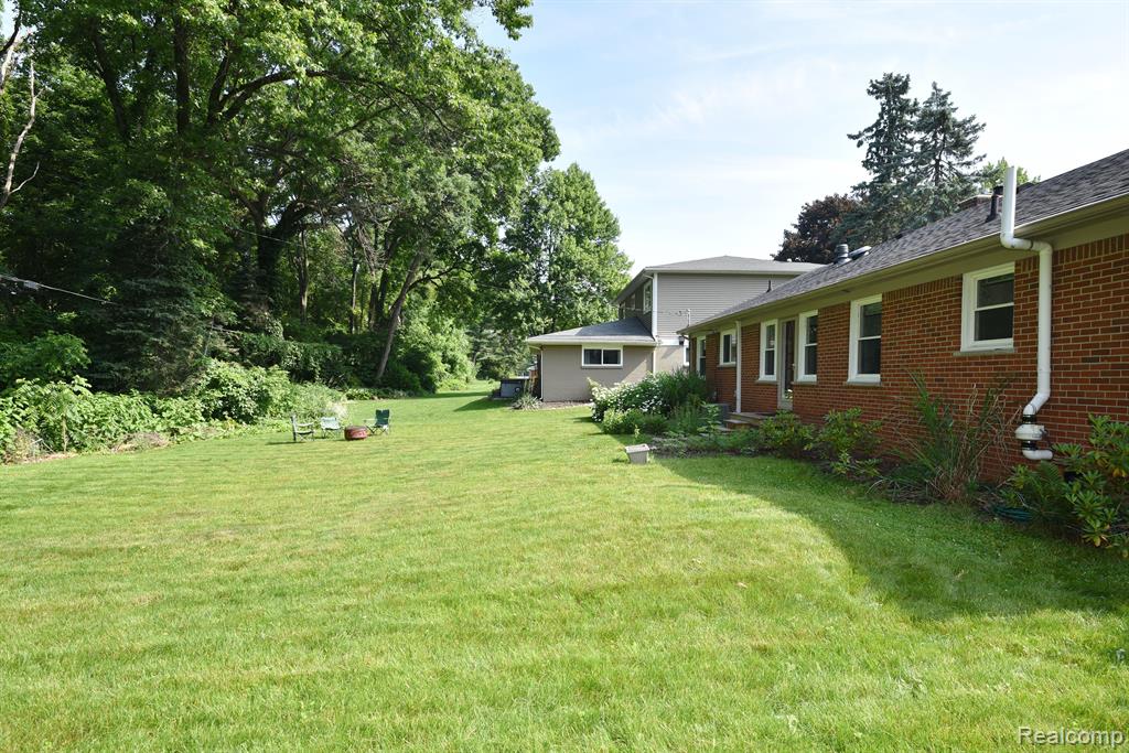 2188 Devonshire Road Bloomfield Hills, MI 48302 - Photo 26 of 29