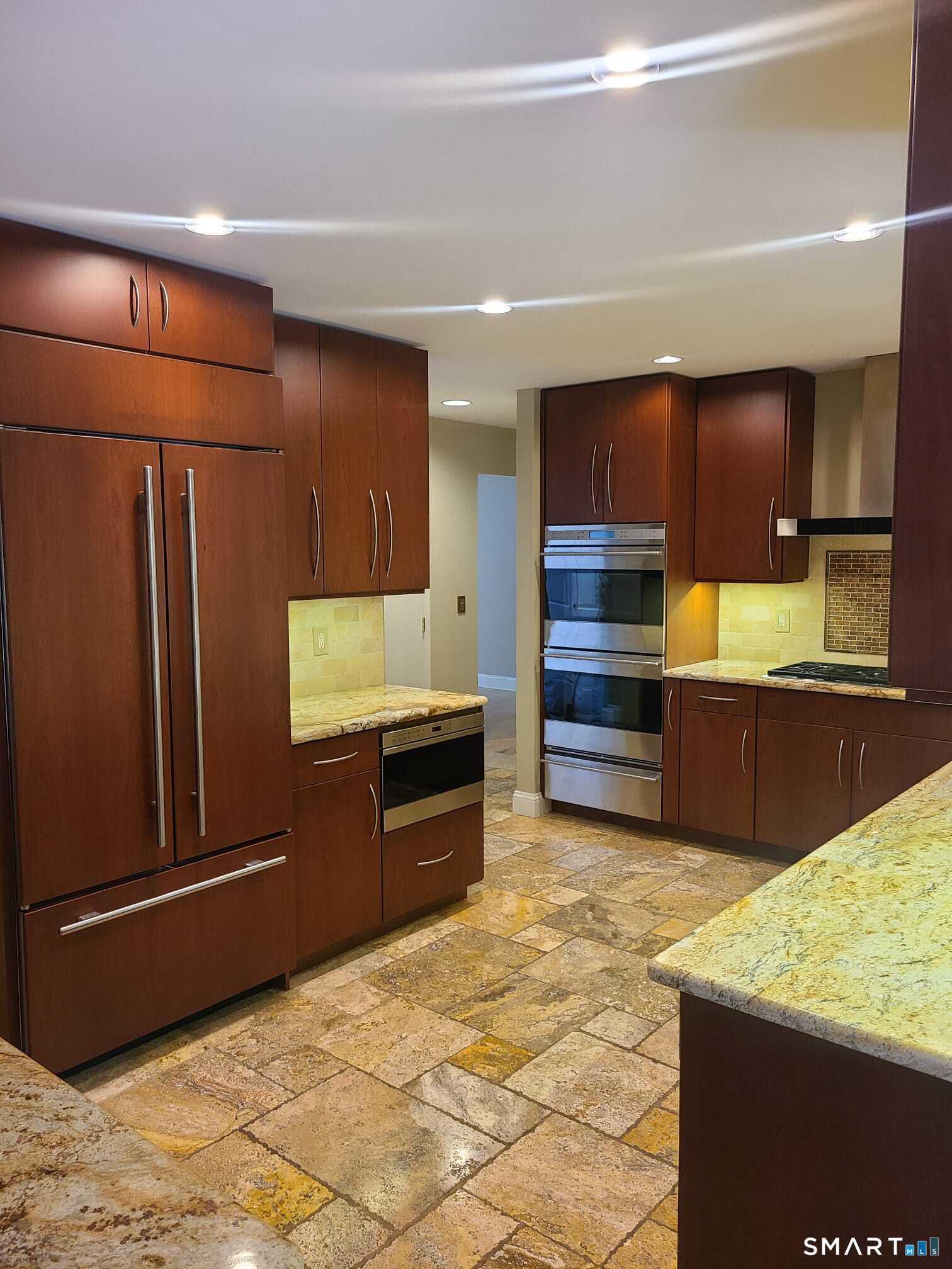 925 Dunbar Hill Road Hamden, CT 06514 - Photo 14 of 39